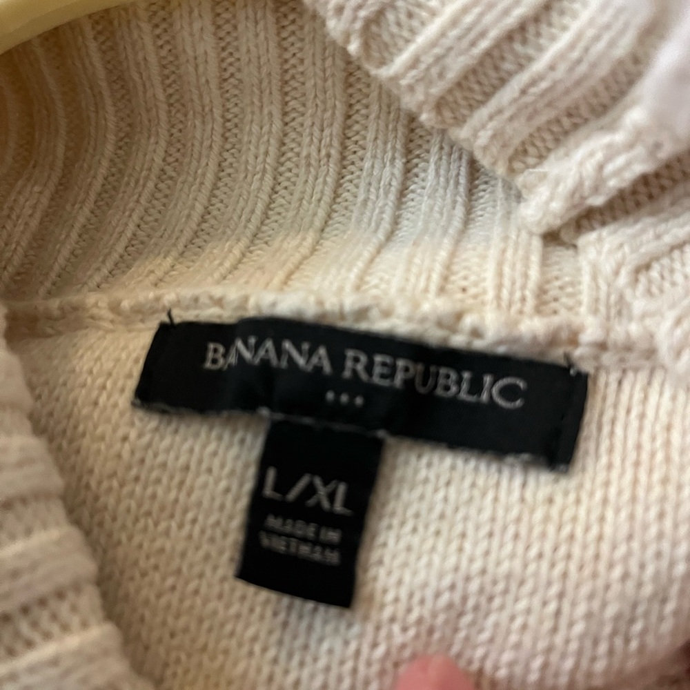 Banana Republic Cream Cowl Neck Sweater L/XL - NWT - Picture 4 of 5